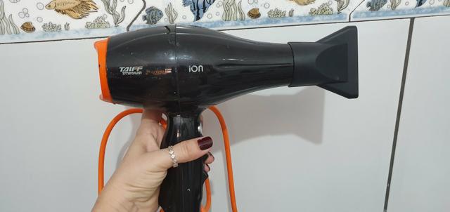 Secador de cabelo prof taiff 2100w + 3 escovas profissionais