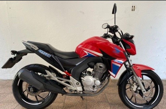 HONDA CB- SÓ PEGA E RODAR !