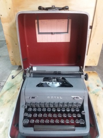 maquina de escrever Royal antiga - Foto 4