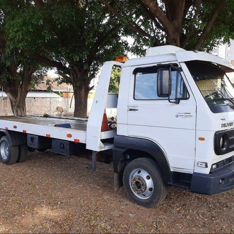 CAMINHÃO PLATAFORMA 9-150