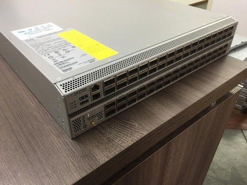 Switch Nexus 3164 N3k C3164Q 40Ge 64 portas Qsfp Ethernet de 40 Gigabit fixas