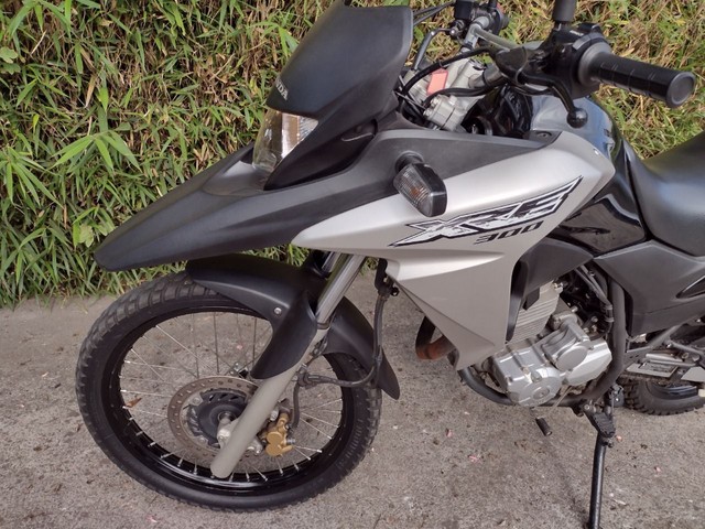 MOTO HONDA XRE 300