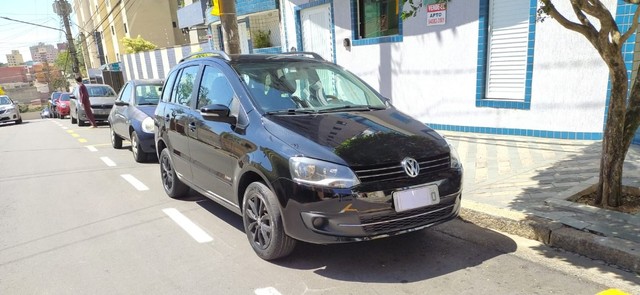 VOLKSWAGEN SPACEFOX 1.6 TREND PRETA 2013