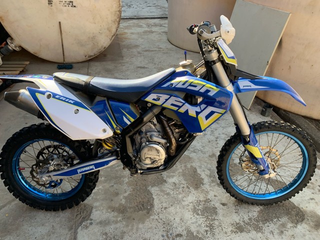 MOTO DE TRILHA
