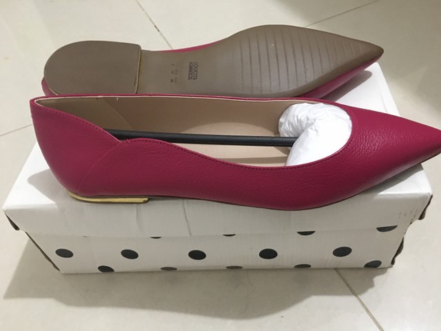 Sapatilha couro e pedrarias loucos \u0026 santos - R$ 99.90, cor Dourado  (confortáveis) #2439, compre agora | Shafa