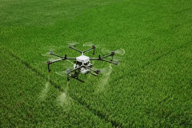 Carro atomizado da trilha 360 ° do tanque de pulverizador dos