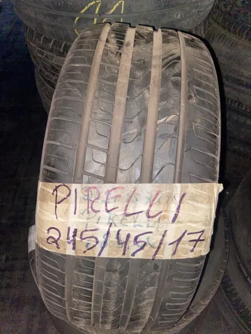 Pneu 245/45R17 Pirelli.