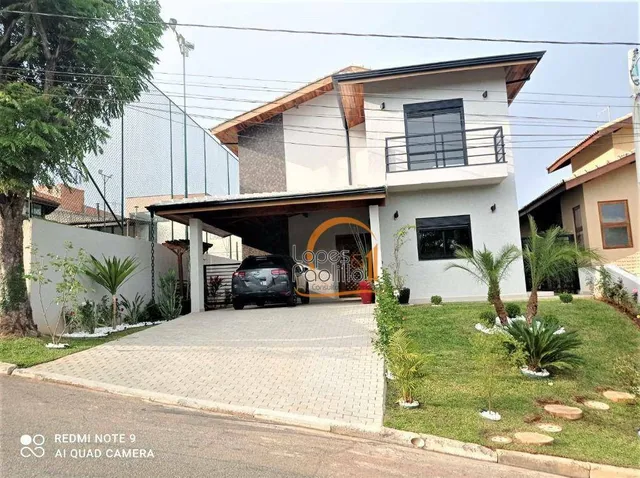 Maravilhosa casa em condomínio fechado à venda em Atibaia!!