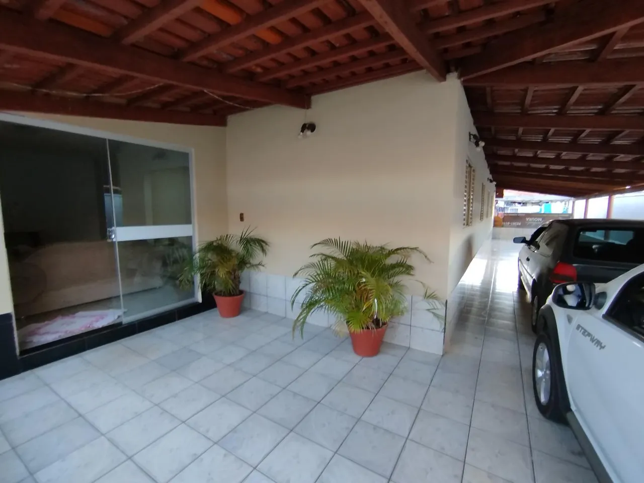 Casa para Venda em Goiânia, Setor Rio Formoso, 5 dormitórios, 2 suítes, 2 banheiros, 4