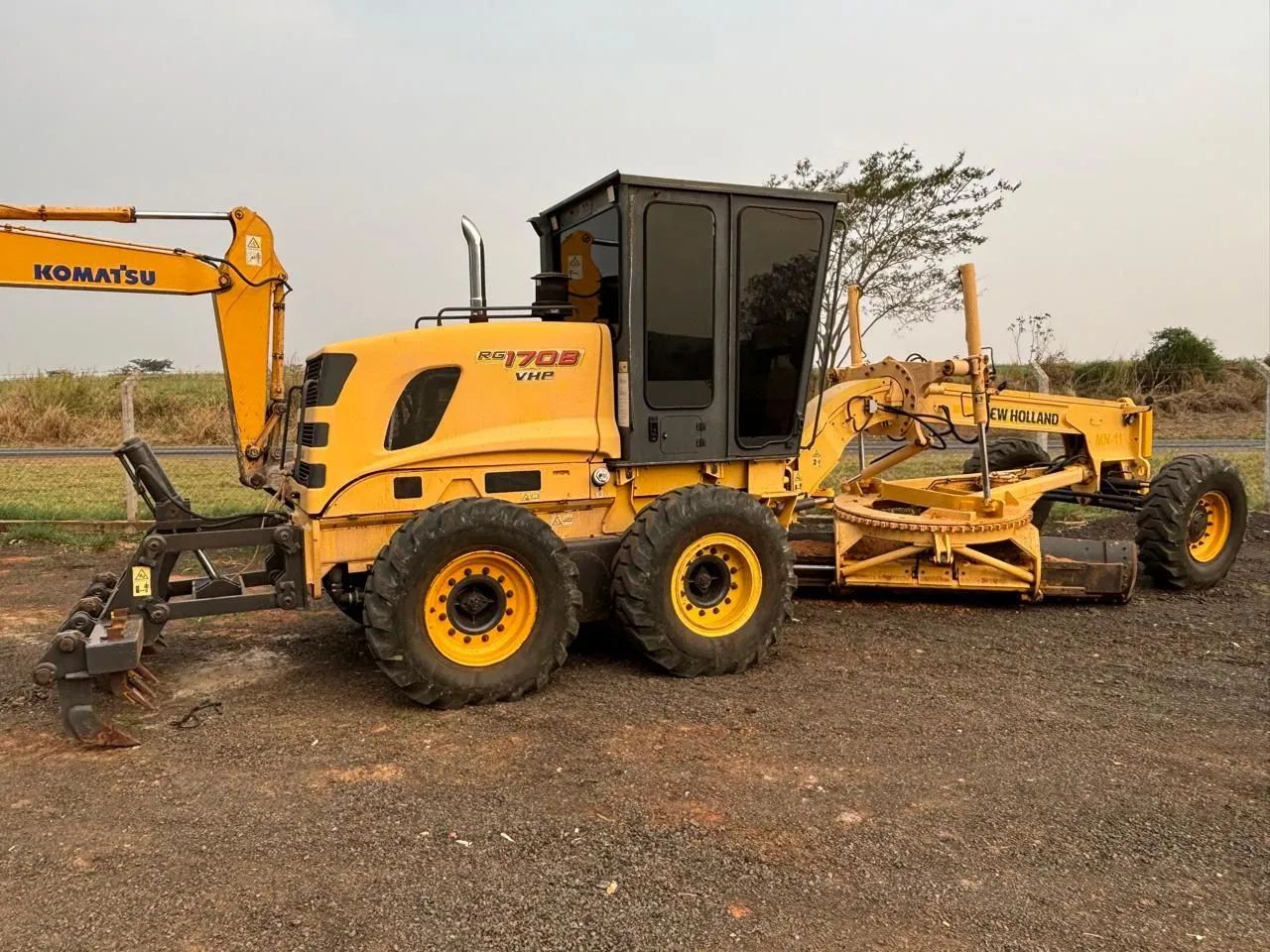 Motoniveladora NEW HOLAND RG 170 - Foto 2