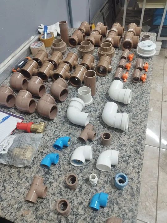 Material hidráulico para casa e piscina.