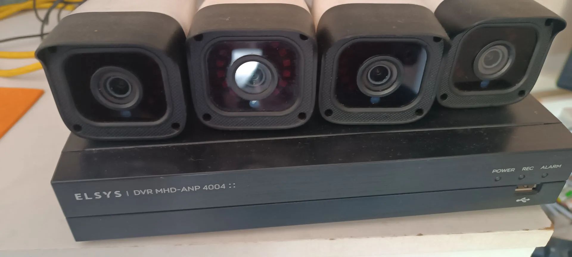 DVR com 4 Câmeras de Segurança ELSYS HD de 1Tera aceito propostas em dinheiro - Foto 3