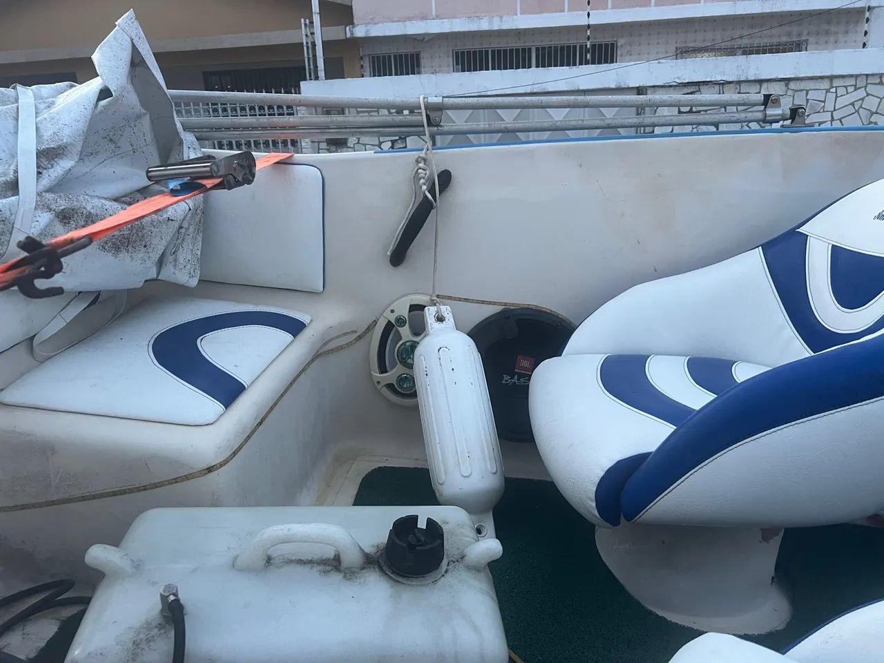 Lancha marca baleoo, motor 90 com 40 hrs, 8+1 - Foto 5