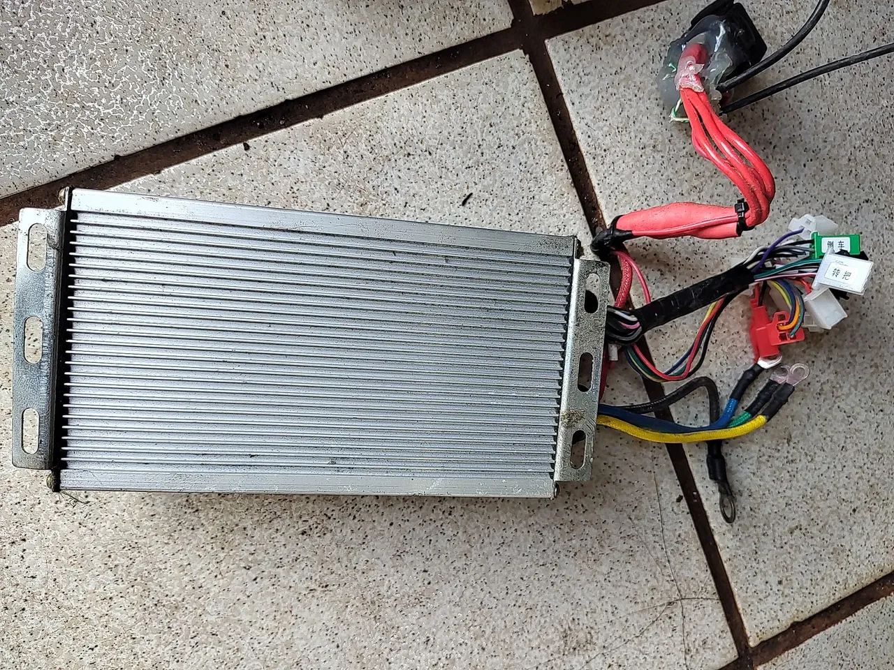 Vendo motor e controlador de 60v/ 72v 1000w  - Foto 2