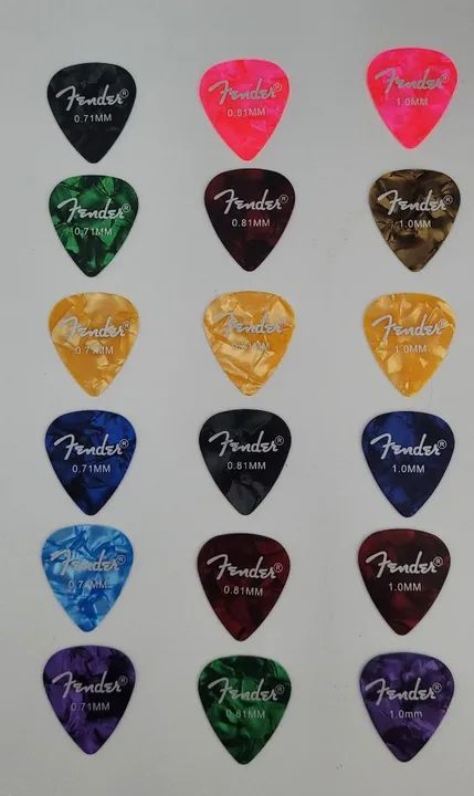 4 Palhetas para instrumentos de cordas várias espessuras (Leia a descrição)