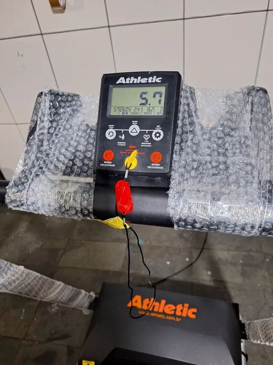 Esteira Athletic cle 35 das novas  - Foto 4