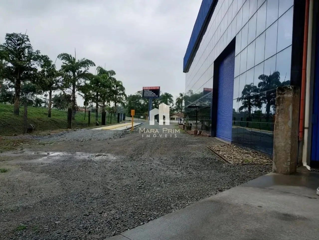 Terreno com galpão à venda por R$24.000.000,00 - 22.000m² - São Francisco Do Sul/SC