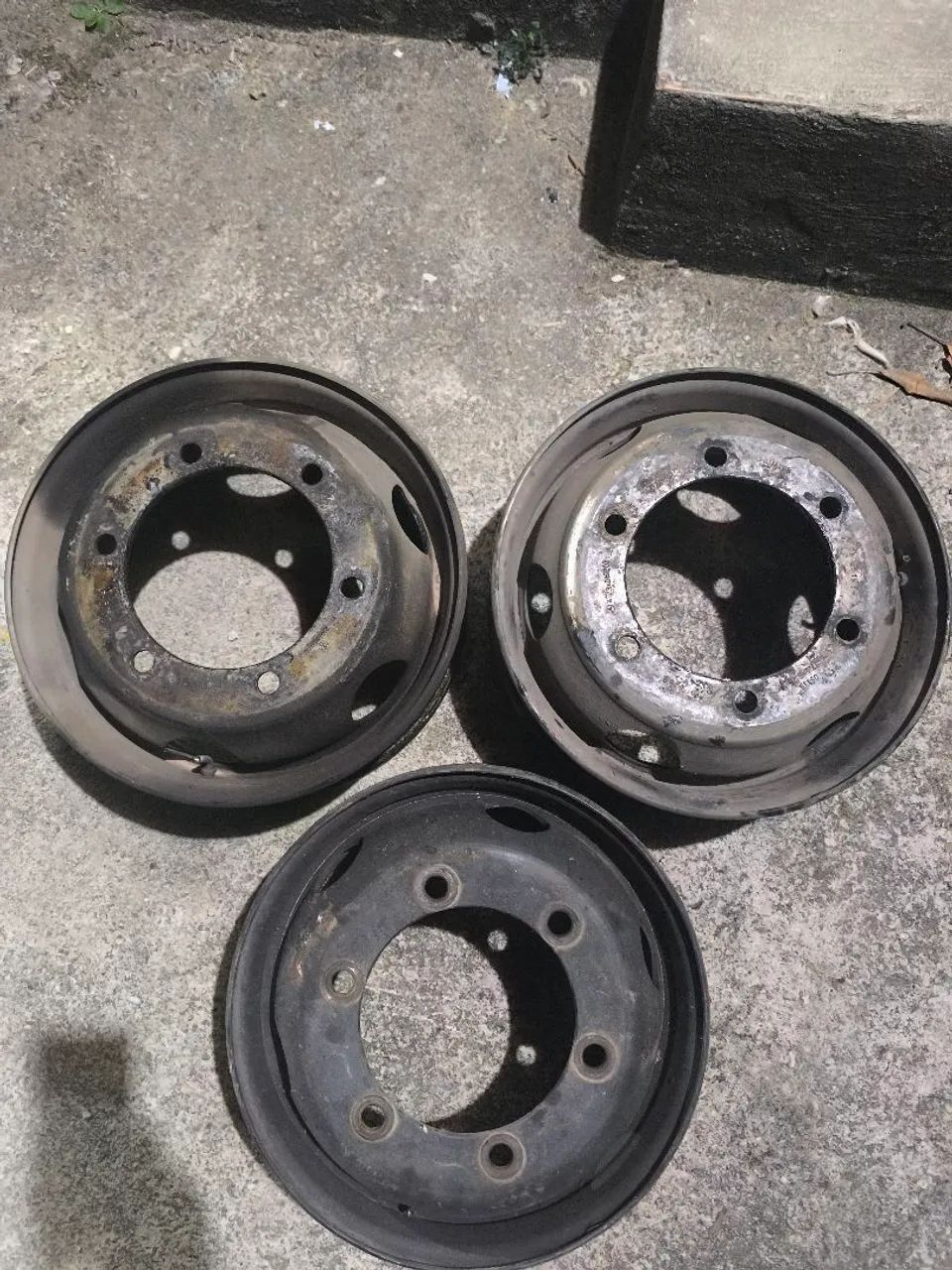 Roda de Ferro caminhão Accelo e Volks 