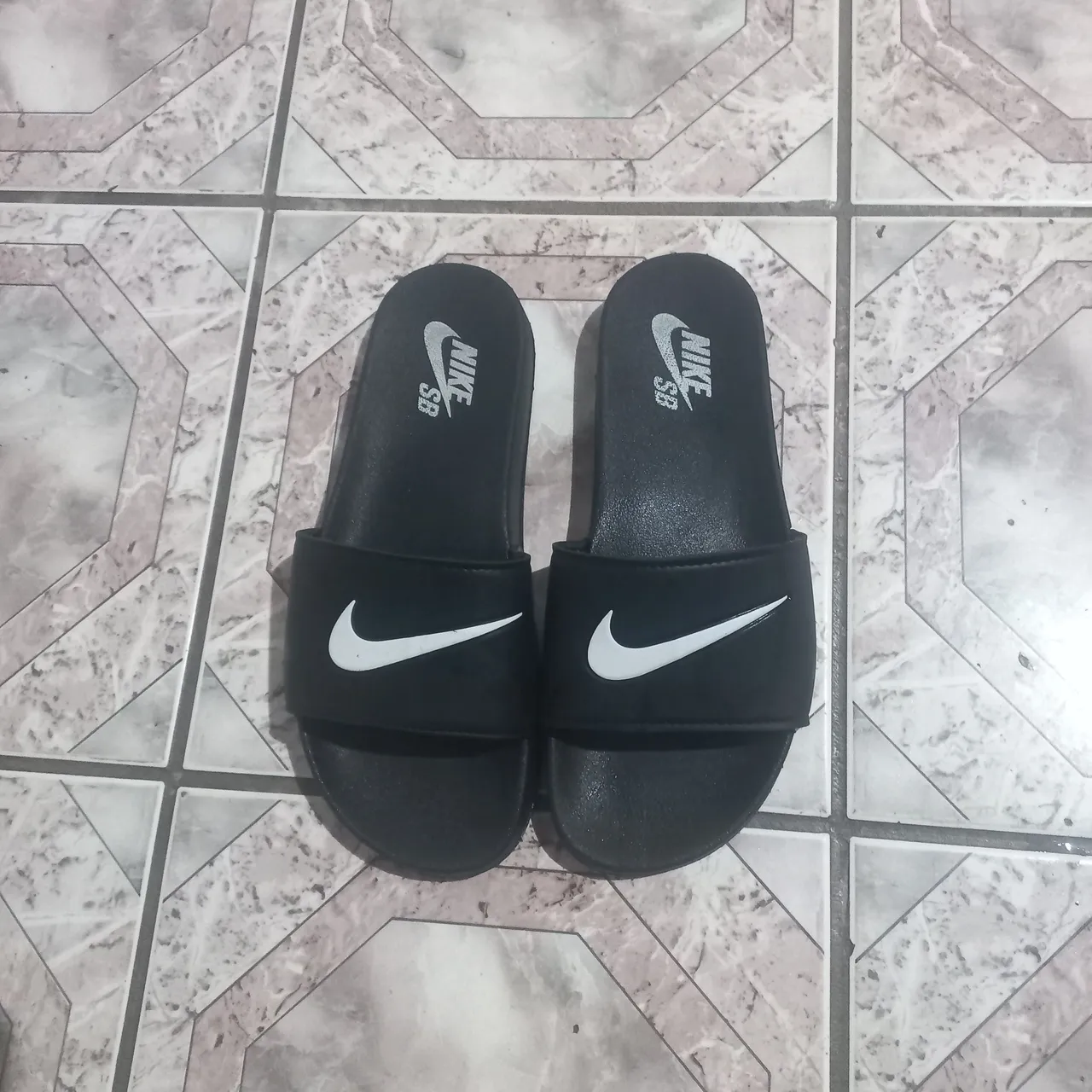 Chinelo Nike tamanho 41/42 novo