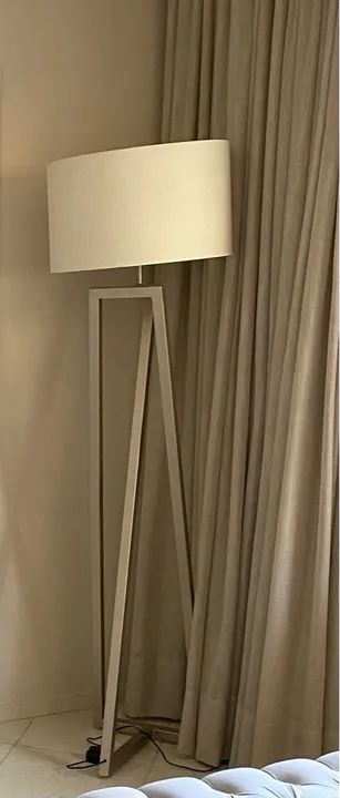 Luminária de chão moderna e elegante - Foto 4