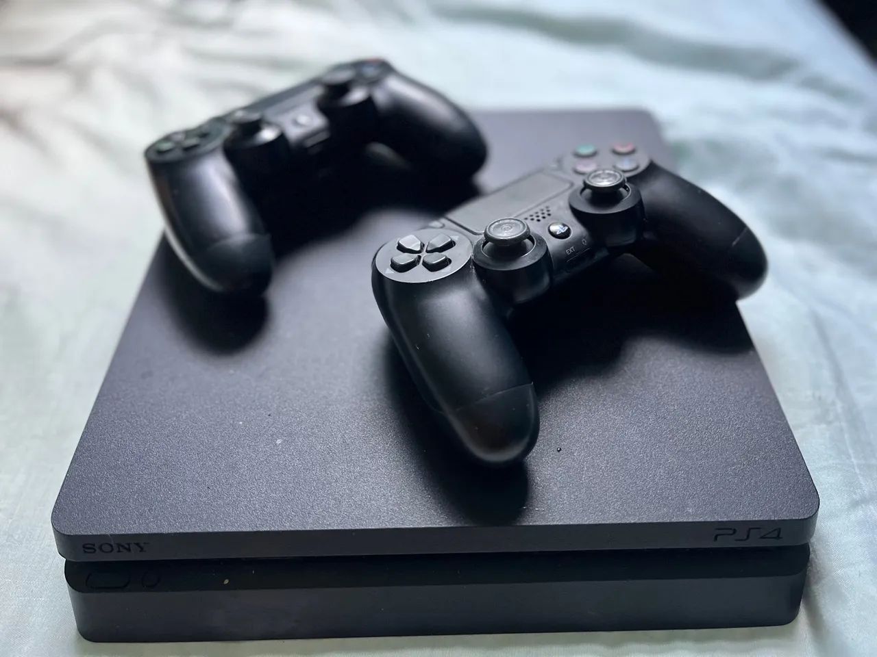 Vendo Playstation 4 Semi-Novo - Foto 2