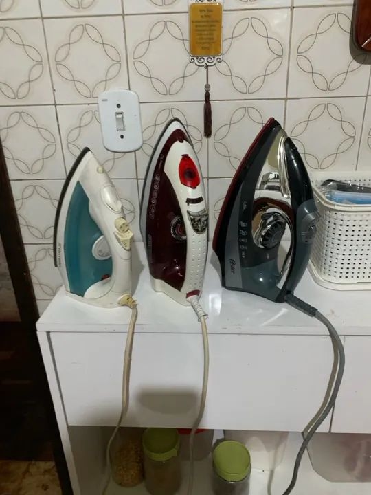 3 Ferros de Passar Roupa - Diversas Marcas