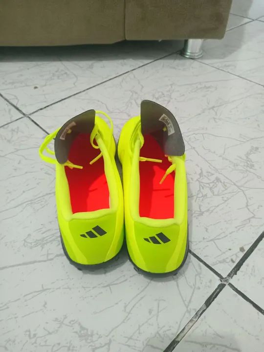 Chuteira Adidas Futsal - Tamanho 40 - Foto 6