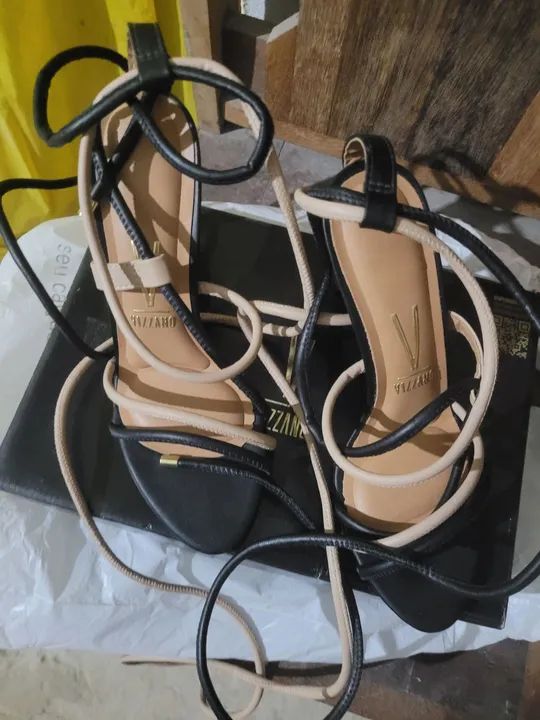 Sandália feminina Vizzano preta - Foto 2