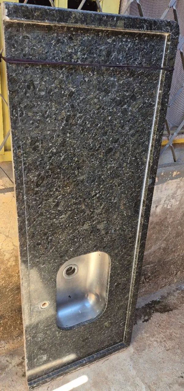 Pia de cozinha granito ( verde Ubatuba) 