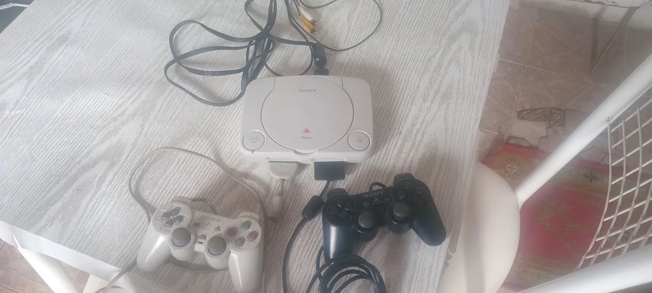 Playstation 1 leia o anúncio 