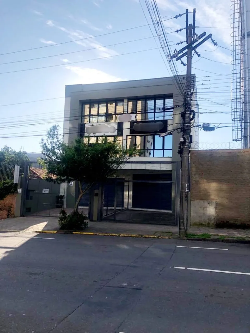 Venda de Salas/Conjuntos em Caxias do Sul-RS, bairro Centro e 242m² Área Terreno