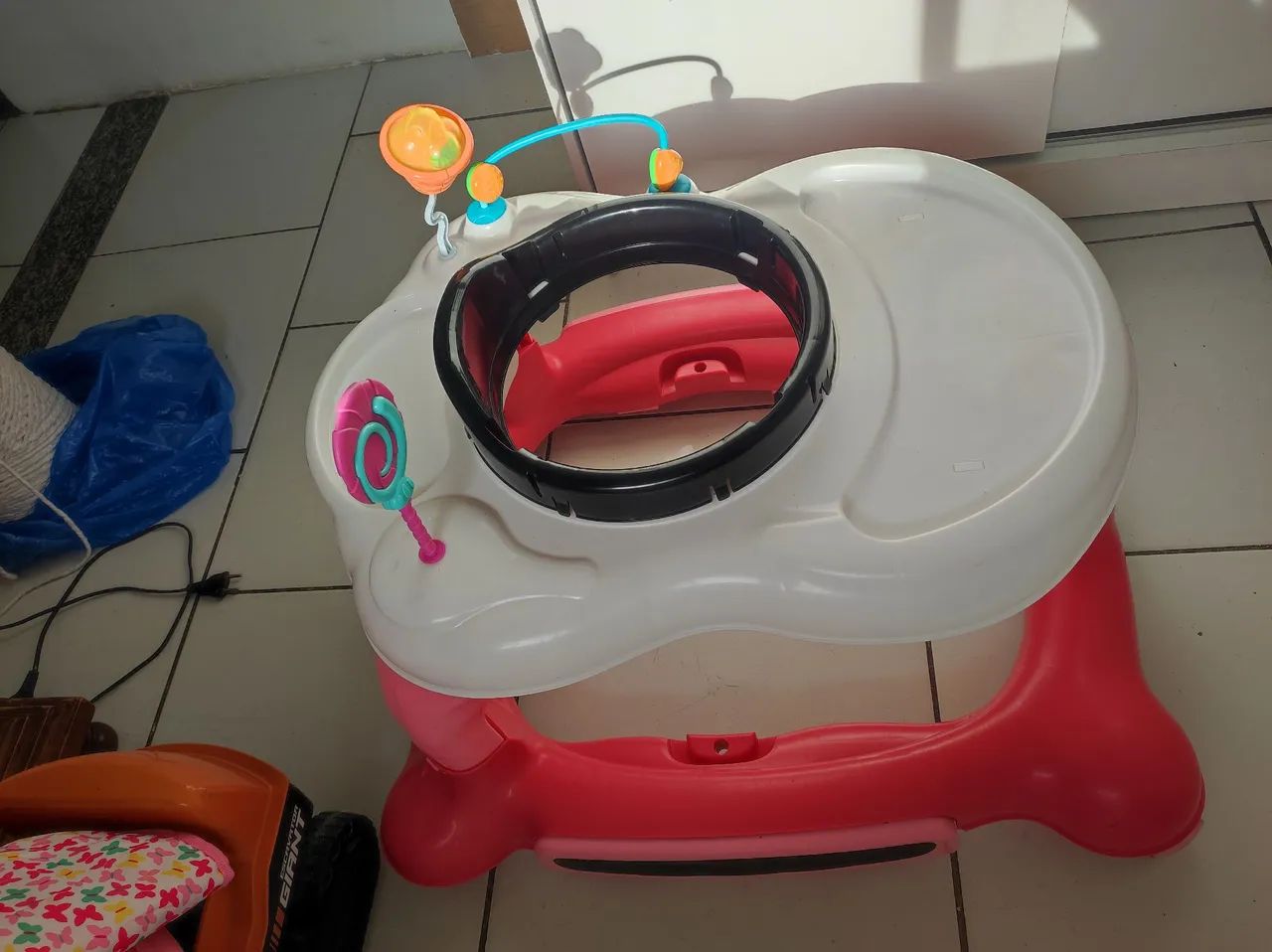 Andador Infantil Rosa com Atividades - Foto 5