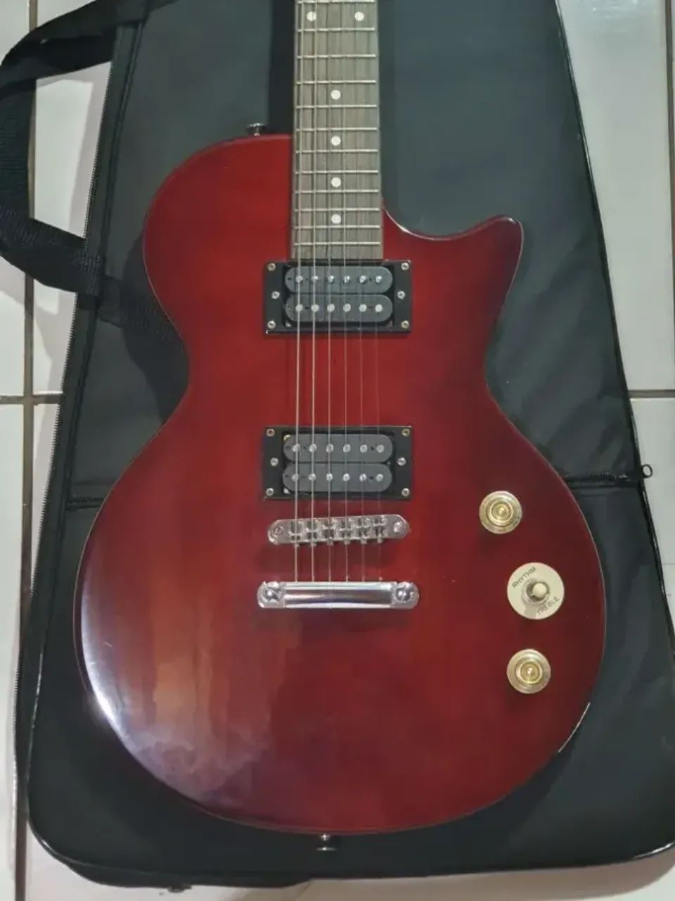 Guitarra Strinberg Lps200 + Case. - Foto 2