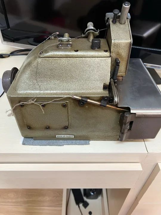 Máquina de Costura Overlock | Crown SK-615 - Foto 3