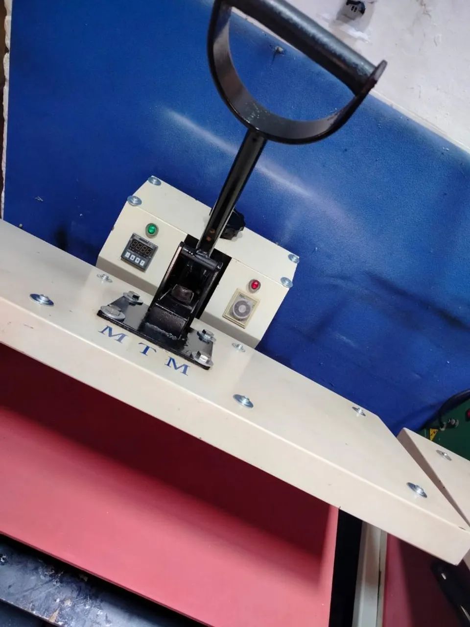 Prensa Térmica plana tamanho 82x32 completa com manta de silicone  - Foto 2