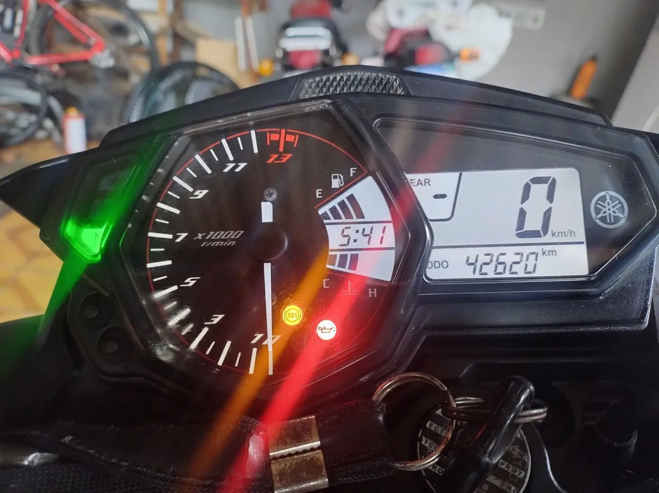 Yamaha MT 03  - Foto 4