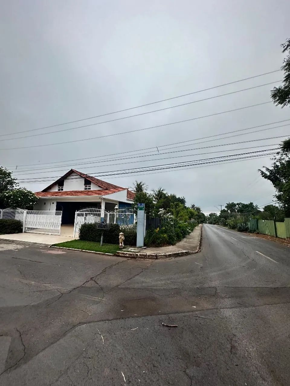 CASA COM LOCALIZAÇÃO PRIVILEGIADA NO LAGO SUL - Foto 3