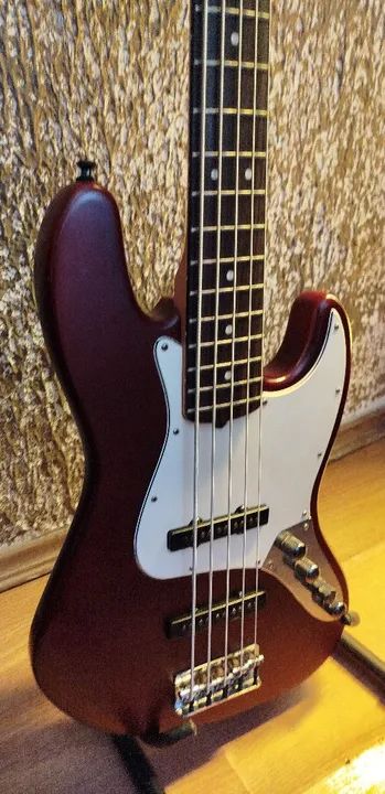 Baixo Fender Americano V STD com Pré Bartolini 1999 - Foto 2