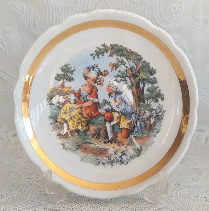 Lindo Prato Decorativo com Cena Romântica Porcelana Real
