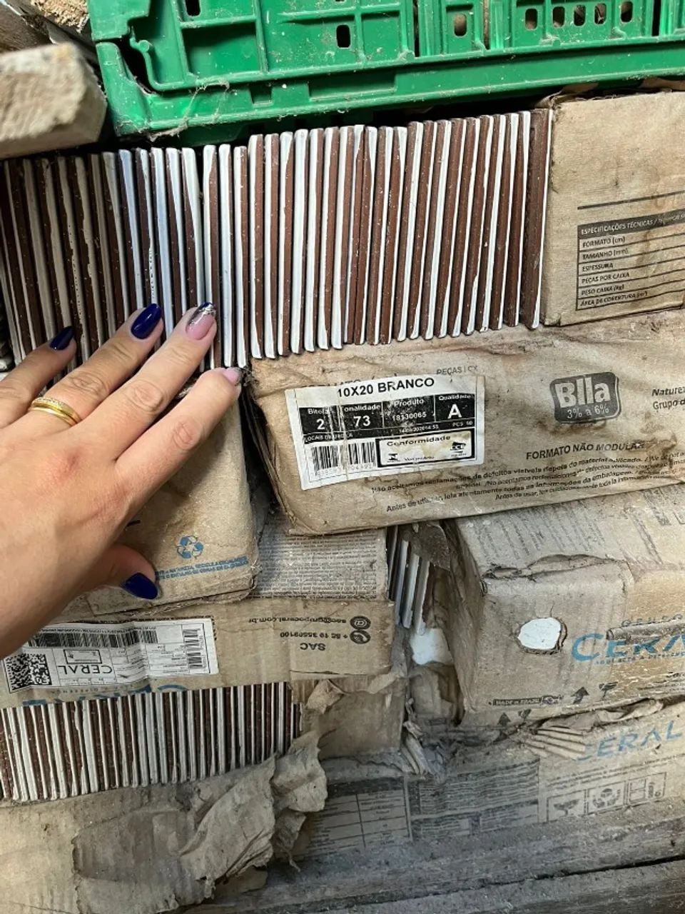 Revestimento branco brilhante 64861279371777122