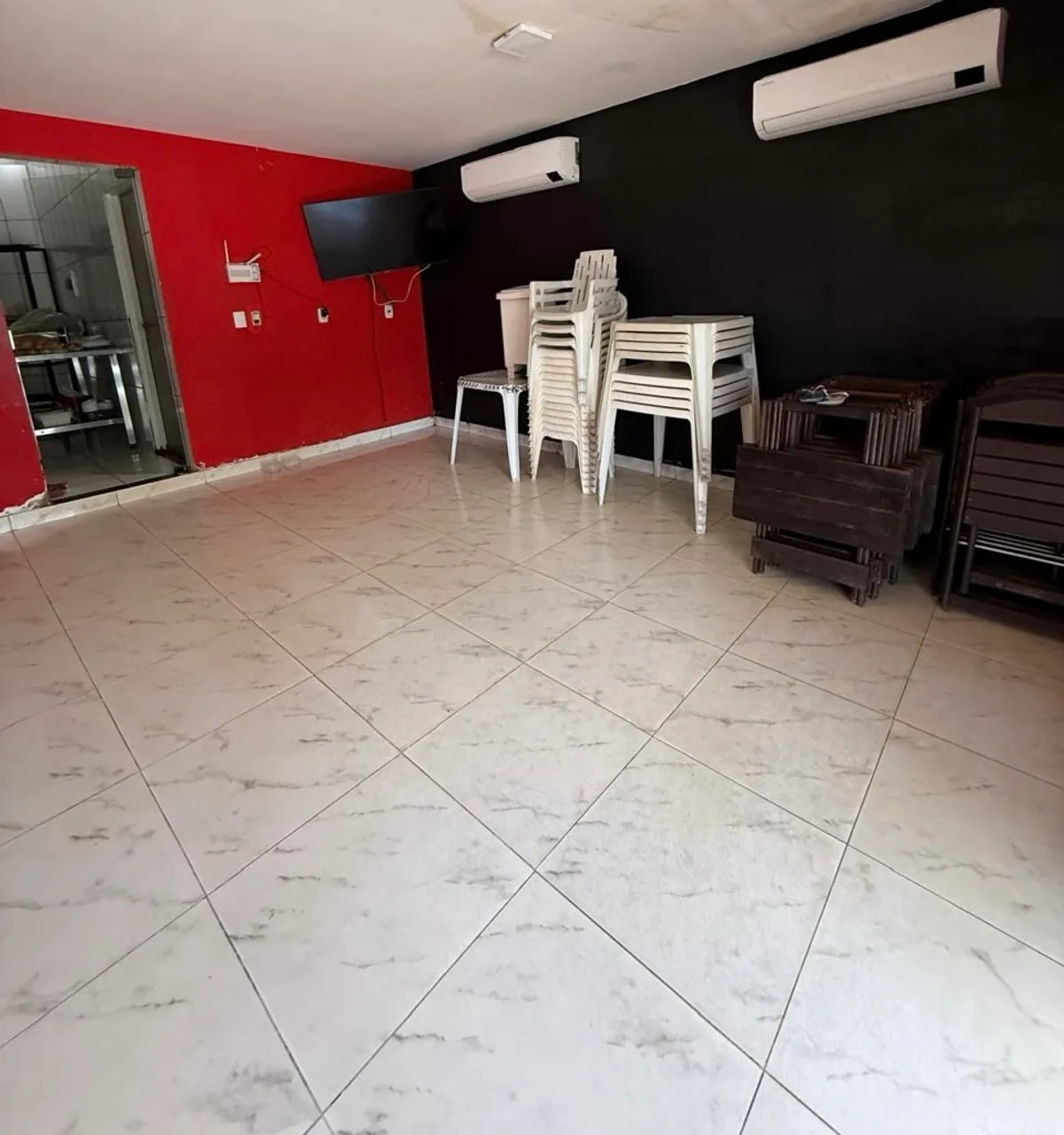 CASA COM PONTO COMERCIAL EM VÁRZEA GRANDE