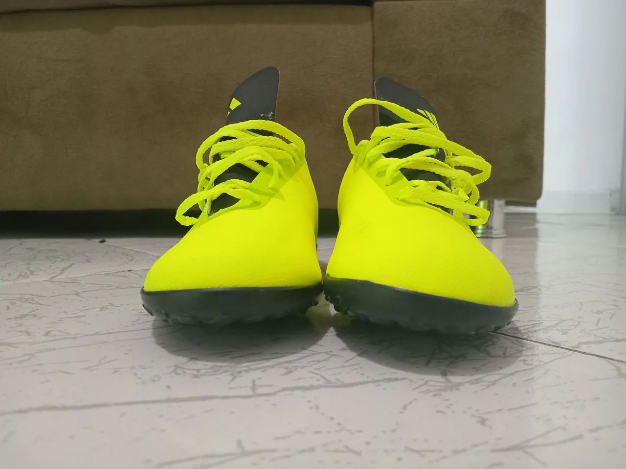 Chuteira Adidas Futsal - Tamanho 40 - Foto 4