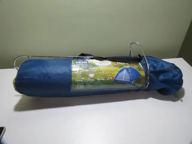 Barraca de acampar para até 3 pessoas em ótimo estado