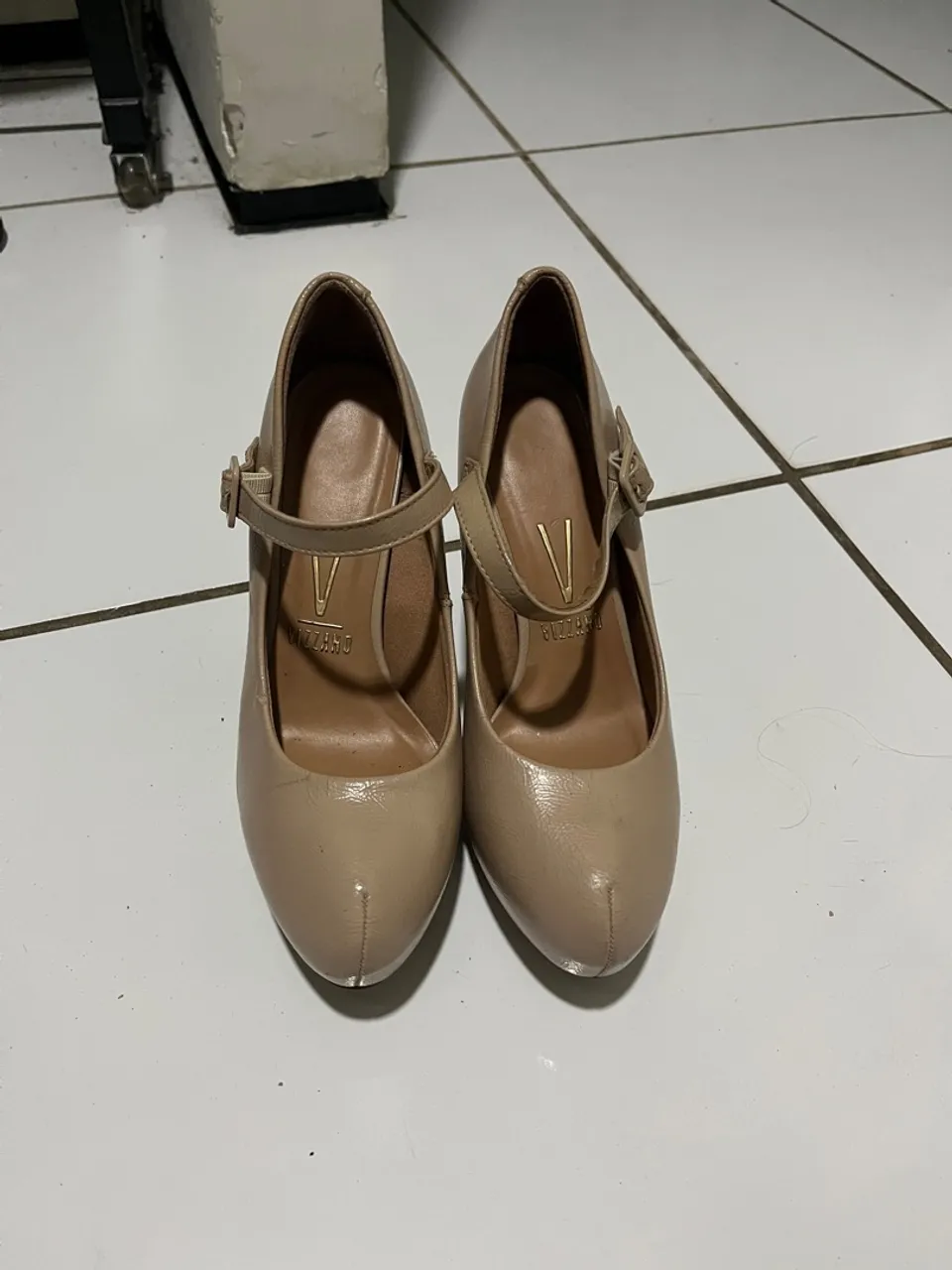 Sapatos de Salto Bege