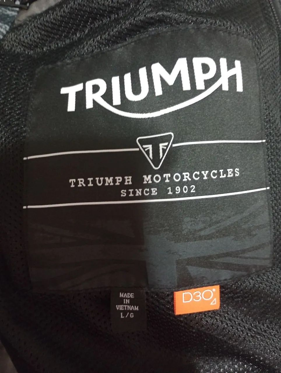 Jaqueta Triumph Preta - Tamanho G - Foto 2