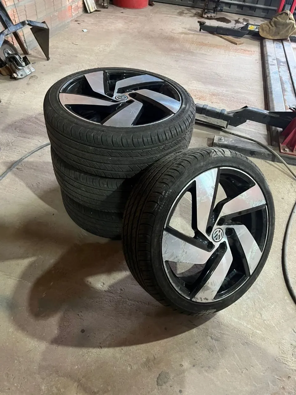 Rodas originais Volkswagen aro 18