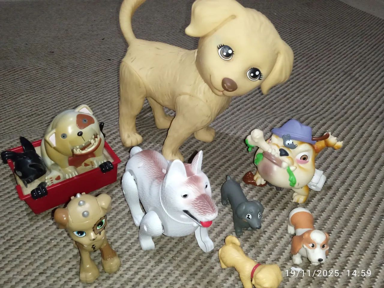 Brinquedos Cachorrinhos diversos. Kit com 08 peças.