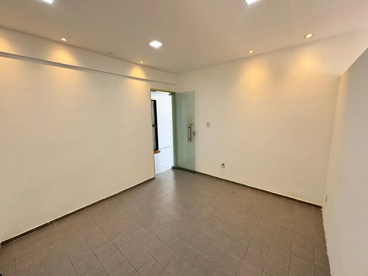 Sala comercial à venda em Tambaú - João Pessoa - PB