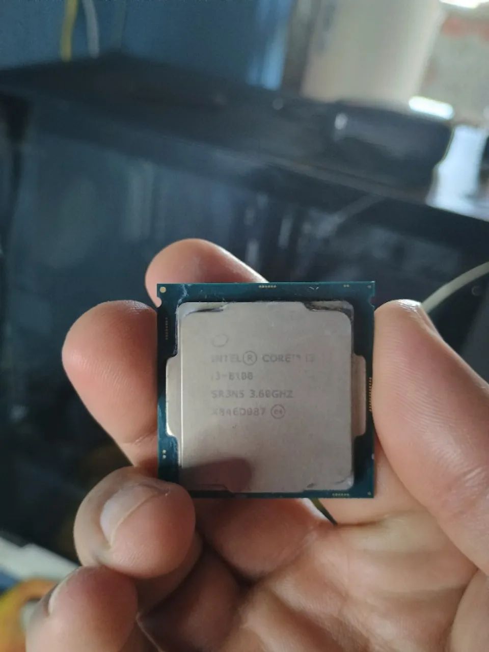 Processador intel I3 8100.