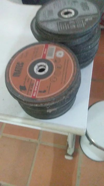 Kit com 73 discos de corte de 7"  - Foto 2